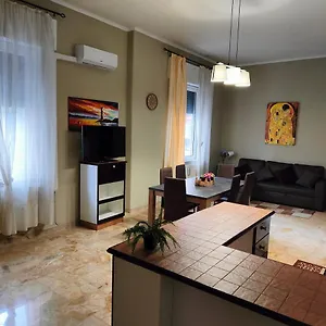 Ai Giardini Apartment